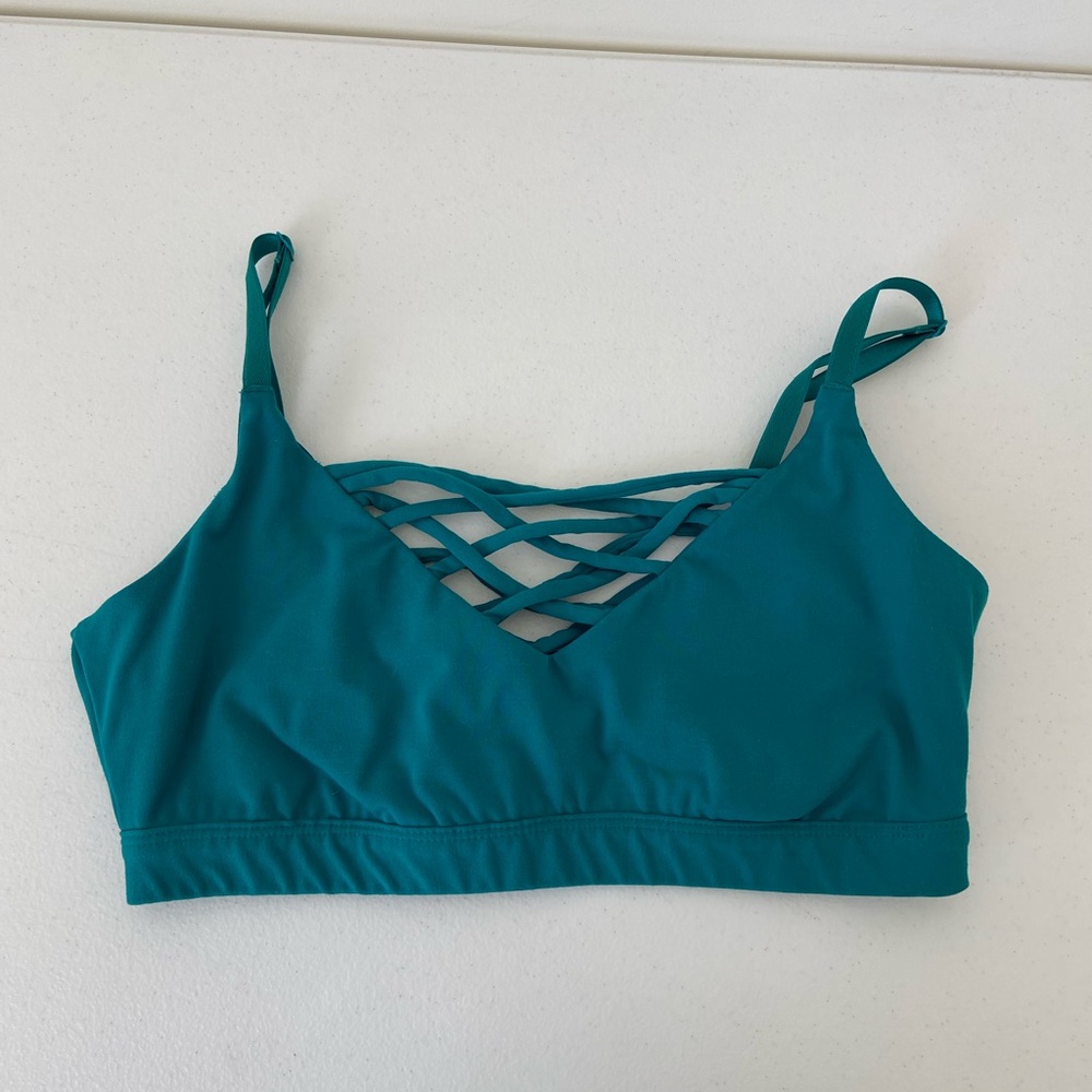 EUC Fabletics women’s teal lattice cross strap nonpadded sports bra XXS